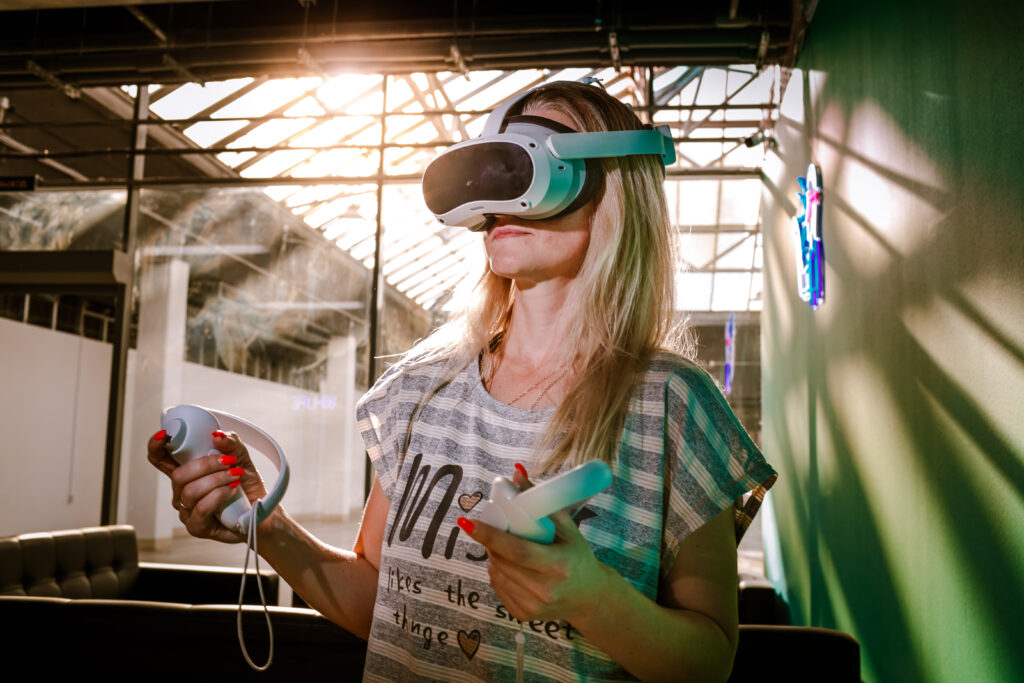 Беспроводные шлемы Pico 4 с потрясающей графикой для VR-игр